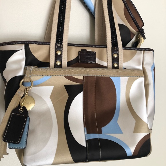 Coach tote and matching wristlet - Picture 2 of 8